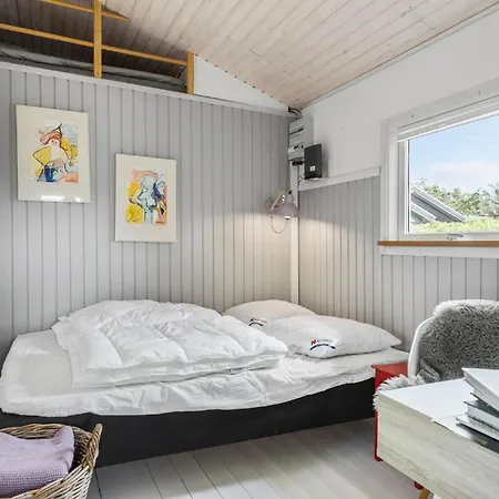 2 Bedroom Stunning In Semesterbostad Hjørring